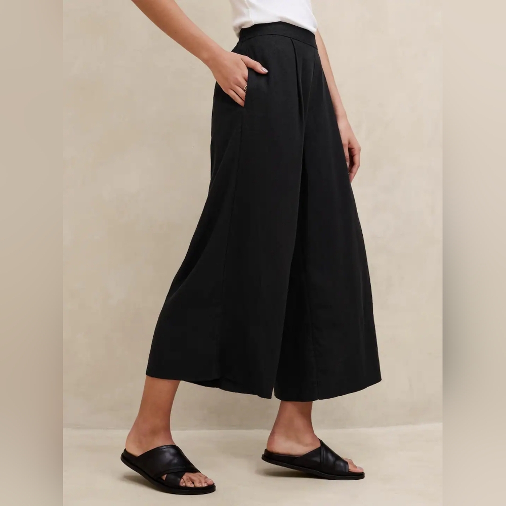 Banana Republic Black Linen-Blend Wide-Leg Crop Pants